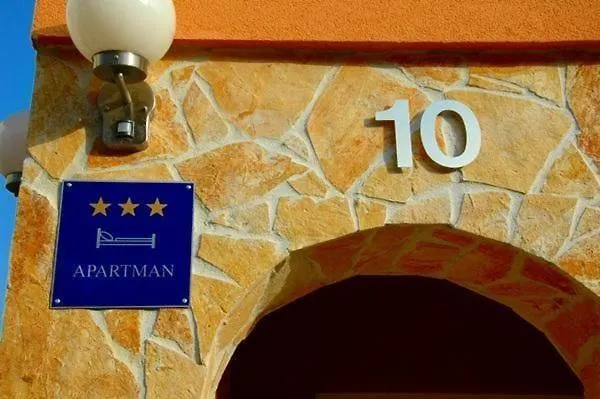 Villa Mediteran, Kleine Ferienwohnung Mit Balkon تروغير